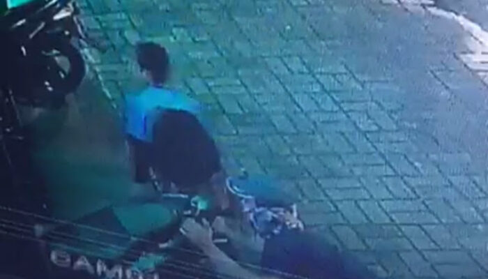 Gagal Melakukan Aksinya 3 Komplotan Pencuri Sepeda Motor Terekam CCTV di Masjid Darul Jalal