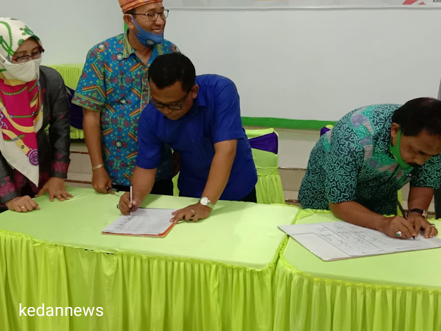 Foto: Penanda Tanganan keputusan UMK 2021 (Sei Suka,12/11/2020) (kedannews.com/Muhammad Arifin Efendi)