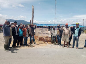 Masyarakat Lawan PT BUK, Pagari Tanah Adat di Puncak 2000 Siosar Gunakan Kawat Berduri