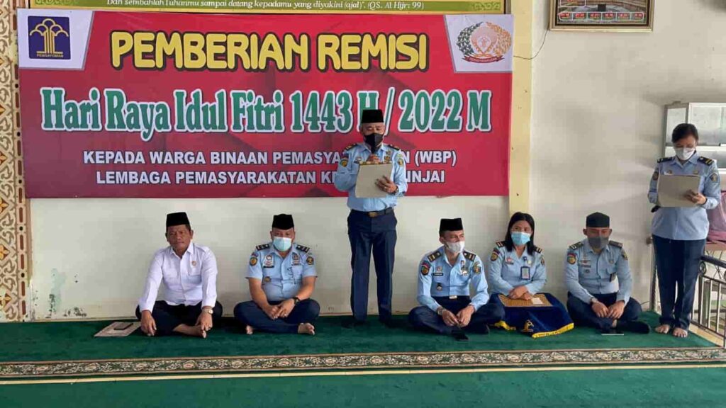 Lapas Binjai Gelar Sholat Ied dan Serahkan Remisi ke Warga Binaan