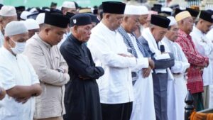 Sholat Ied Berjamaah, Ondim: Selalu Berpikir Positif Untuk Menjaga Kebersihan Hati