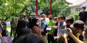 Anggota DPRD Medan Bagikan BPJS Kesehatan Gratis