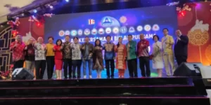 Hasyim dan Wong Chun Sen Hadiri Festival Moon Cake