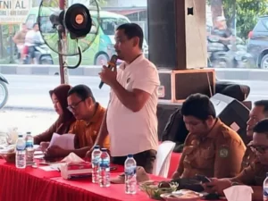 Janses Simbolon Sosialisasi Perda Penanggulangan Kemiskinan di Medan Labuhan