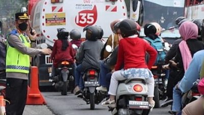 Polrestabes Medan Mengatur Lalin di Jalur Wisata Medan – Berastagi untuk Mengurai Kemacetan