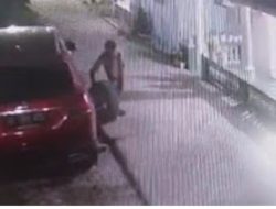 Terekam CCTV, Kawanan Pencuri Ban Mobil Beraksi di Marelan