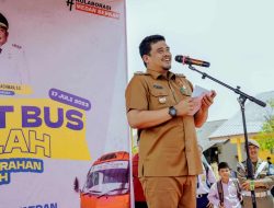 Antisipasi Minimnya Transportasi dan Perlancar Akses Belajar, Wali Kota Medan Serahkan 3 Unit Bus Sekolah