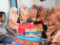 Dharma Wanita Persatuan Dinas Pendidikan dan Kebudayaan Kota Medan Serahkan Bantuan Kepada Korban Kebakaran dan Korban Begal Di Belawan