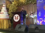 Foto : Wong Chun Sen Tarigan saat memberikan kata sambutan dalam HUT KBCK Ke-25 Tahun yang berlangsung di Restoran Royal Thamrin di Jalan MH Thamrin, Sabtu (23/09/23) malam. (pelitaharian.id/aris).