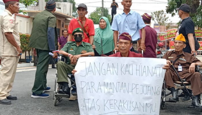 Datangi PN Lubuk Pakam, Veteran dan Purnawirawan ABRI Minta Keadilan