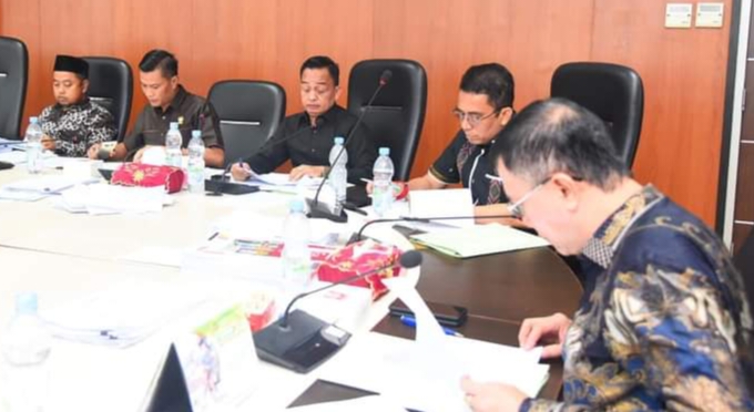 Foto : Ketua DPRD Medan, Hasyim pimpin Rapat Banggar APBD 2024, Selasa (31/10/13) (ist)