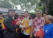 Anggota DPRD Medan Wong Chun Sen Berbagi Sembako Kepada Warga Prasejahtera di Kota Bangun
