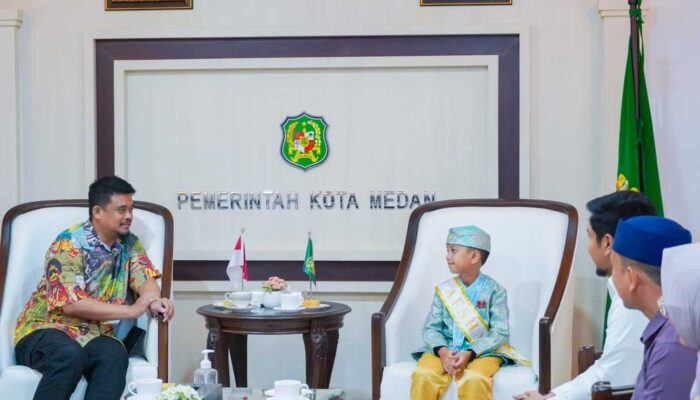 Juara Kompetisi Hafiz Indonesia 2024, Bobby Nasution Hadiahkan Umroh Ibu dan Kedua Adik Gibran