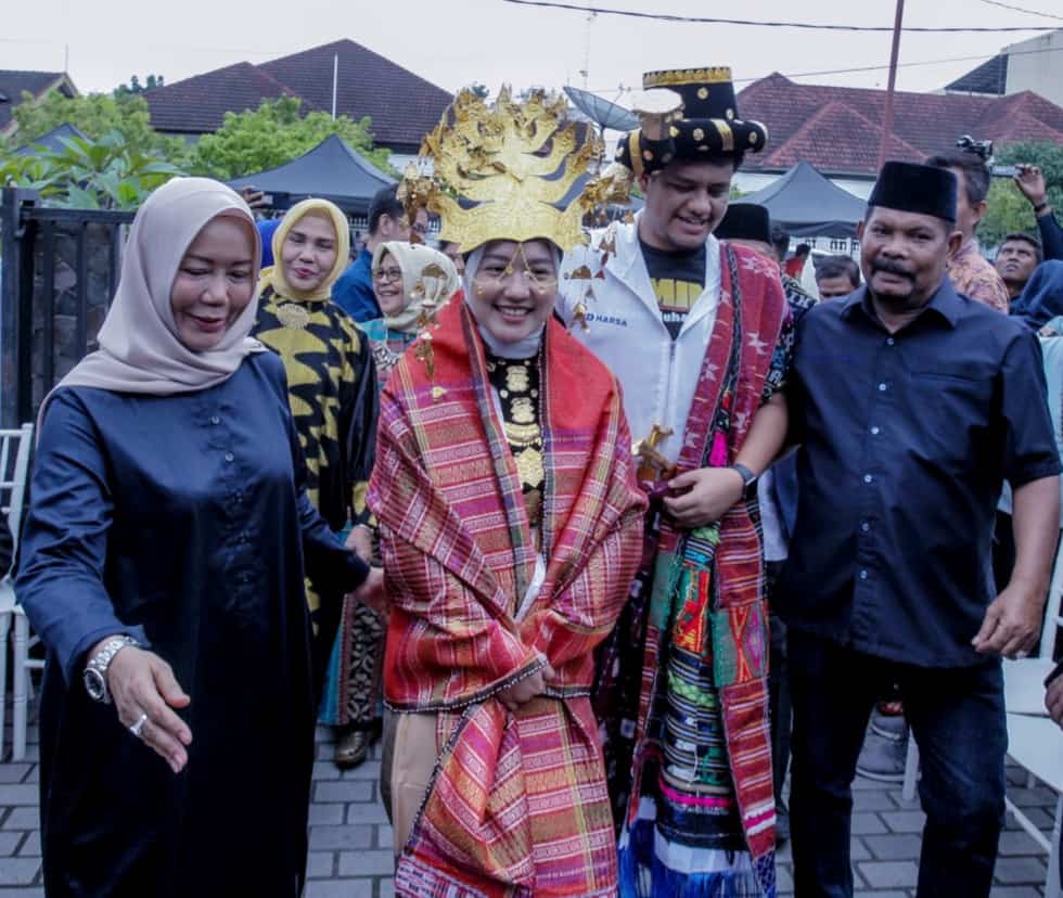 Suasana saat anak Ketua Umum PKB berkunjung dikediaman Rahudman Harahap (pelitaharian.id/ist).