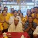 Foto : Ketua Permabudhi Sumut Wong Chun Sen Tarigan bersama Suhu Doni Mok beserta pengurus dalam perayaan Dewa Tai Shang Lao Jun yang berlangsung di Perdana Kencana di Jalan Gunung Krakatau Medan. (ist)