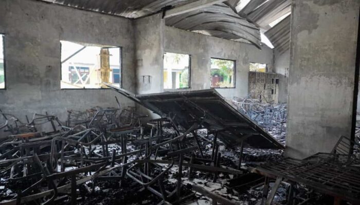 Gedung Perpustakaan dan Ruang Kelas SMPN 20 Medan Hangus Terbakar