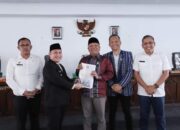 Pj Bupati Dairi Sampaikan Nota Pengantar RKU APBD dan Rancangan Prioritas dan Plafon Anggaran Sementara TA 2025