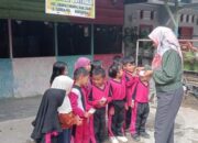 Dinas Dukcapil Bersama Desa Bunturaja Bagikan KIA Anak-Anak PAUD KB