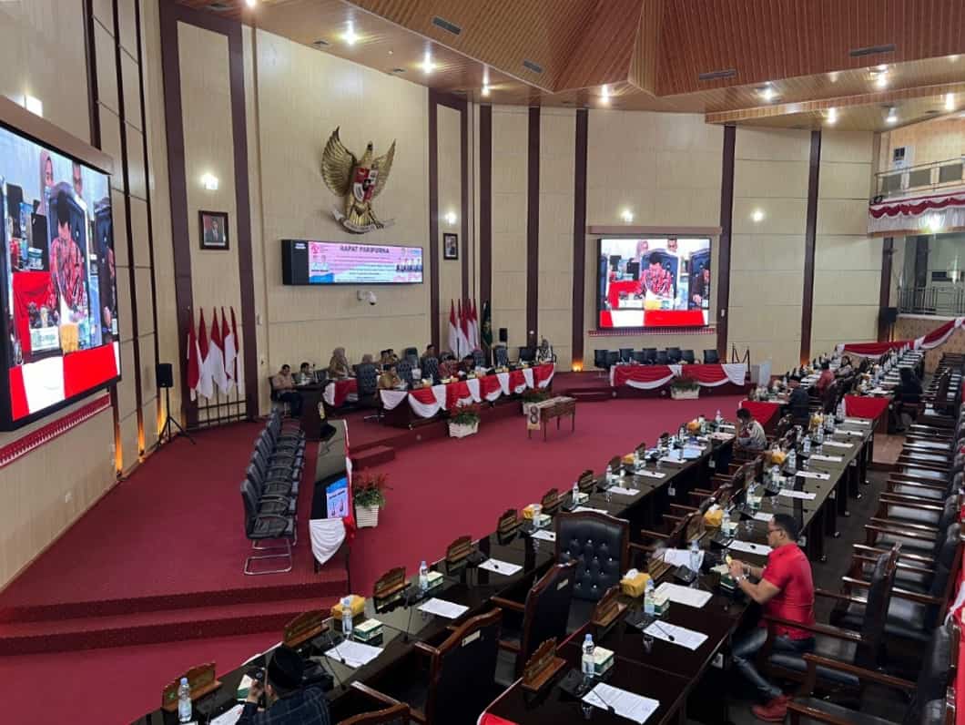 Suasana Rapat Paripurna mengenai perubahan Perda No. 3 Tahun 2019 tentang Penyelenggaraan Ketenagakerjaan di Gedung Dewan, Jalan Kapten Maulana Lubis, Kelurahan Petisah, Kecamatan Medan Petisah Kota Medan, Pada hari Senin, 9 September 2024, (pelitaharian.id/Foto: Aris).