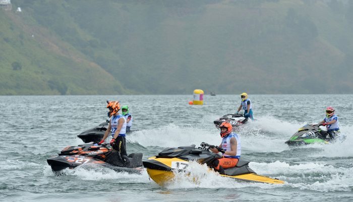 Pembukaan Aquabike World Championship 2024 di Tongging: Ribuan Penonton Padati Pantai Sinalsal!