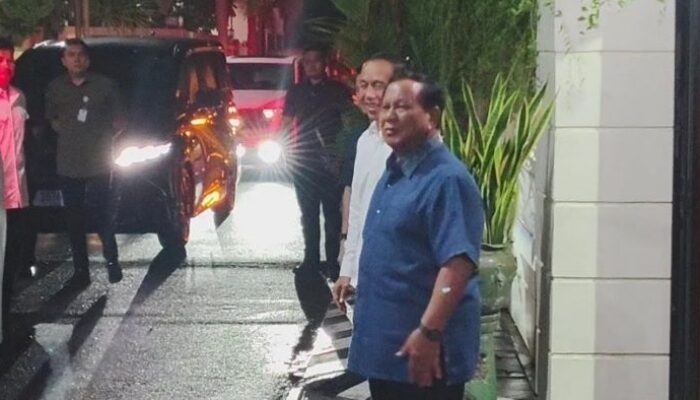 Pertemuan Hangat Prabowo dan Jokowi di Solo, Apa yang Dibicarakan?