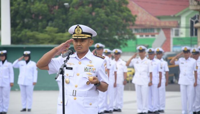Mengenang Jasa Pahlawan, Lanal Palembang Gelar Ziarah dan Tabur Bunga Jelang Hari Armada RI ke-79