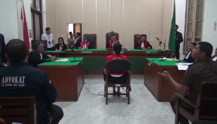 Ratu Entok Disidang: Dari Pembela Hak Ibadah ke Dugaan Penistaan