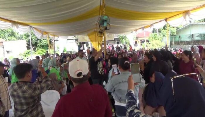 Antusiasme Warga Medan Denai: Kehadiran El Barino Shah dan Guntur Syahputra Jadi Sorotan dalam Sosperda Sampah