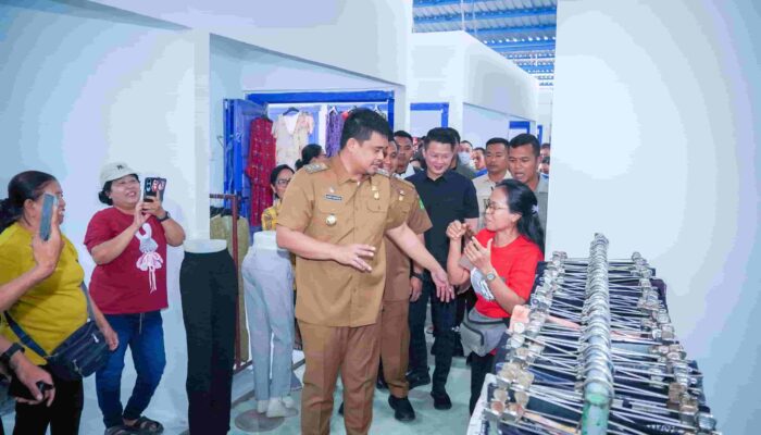 Tanpa APBD! Bobby Nasution Resmikan Pasar Simalingkar, Pedagang Makin Nyaman Berjualan
