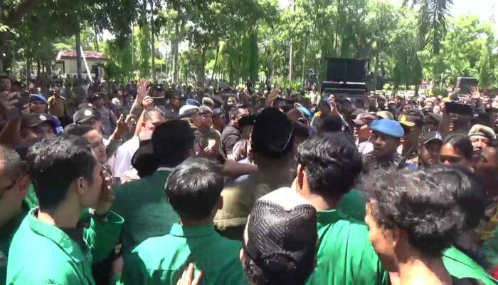 Ribuan Massa Al Washliyah Geruduk Kantor Bupati Deli Serdang, Tuntut Pengembalian Tanah 3,5 Hektare