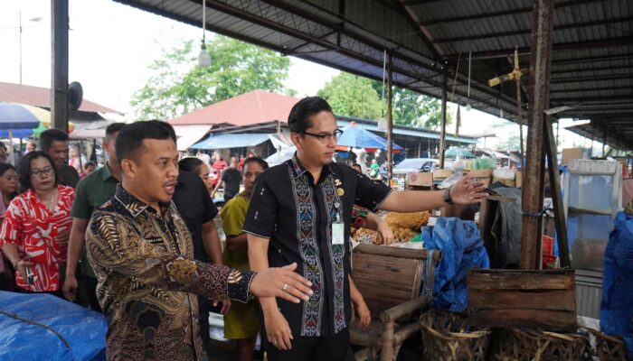 Lapak Nyaris Amblas di Pasar Induk Lau Cih, Rico Waas Turun Tangan: Harus Segera Ditangani!