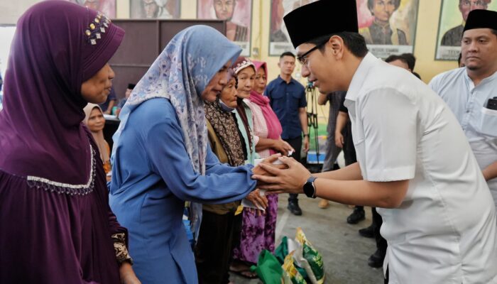 Rico Waas Bagikan Zakat untuk 1.240 Mustahik, Bantu Warga Medan Rayakan Idulfitri 1446H!