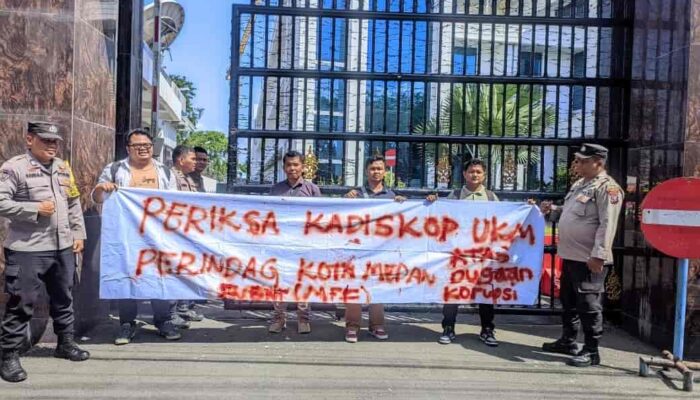 Demo di Kejatisu, Mahasiswa Desak Kadiskop UKM Medan Diperiksa Dugaan Korupsi MFF Rp5 Miliar