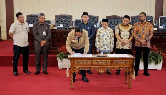Wali Kota Medan Rico Waas Teken Nota Kesepakatan KUA-PPAS P.APBD 2025, Fokus pada Transformasi “Medan Satu Data”