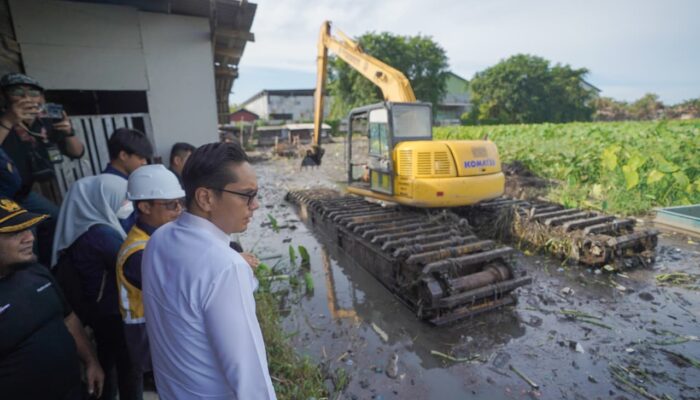 Wali Kota Medan Rico Waas Tinjau Normalisasi Parit Gonggong untuk Atasi Genangan Air