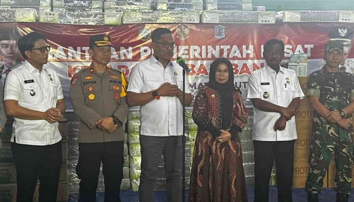 Kajari Binjai Pantau Langsung Penyaluran Bantuan Pusat untuk Warga Terdampak Banjir