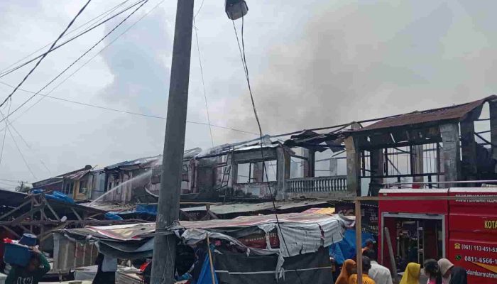 Belasan Ruko Pajak Pekong Ludes Terbakar, Kerugian Ditaksir Miliaran Rupiah