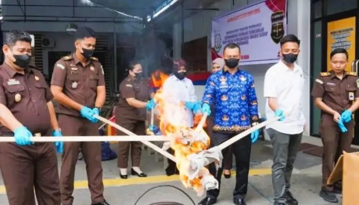 99 Perkara Inkracht, Kejari Batu Bara Musnahkan Ratusan Gram Narkotika dan Mesin Judi