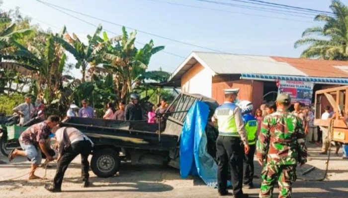 Pickup Hantam Truk di Jalinsum Sergai, Sopir Tewas Terjepit di Lokasi