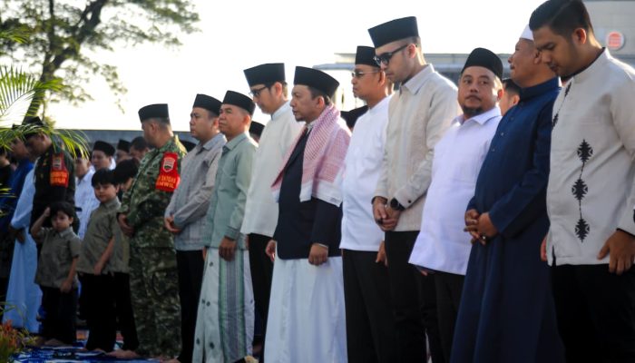 Ribuan Warga Padati Lapangan Merdeka, Rico Waas Ajak Bangun Medan Bersama