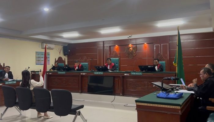 Sherly Bantah Penganiayaan, Tegaskan Kacamata R Patah karena Gerakan Refleks