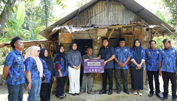 Pimpinan DPRD Sumut Ricky Anthony Bangunkan Rumah Layak Huni untuk Lansia Sebatang Kara di Langkat