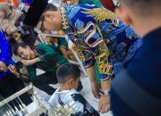Lebaran Yatim 10 Muharram, Rico Waas Hadirkan Senyum Anak Yatim Lewat Program Belanja Gratis