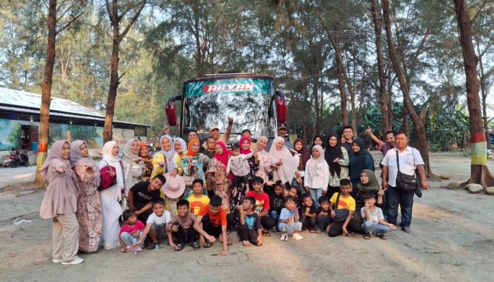 Baur Bersama Warga Jermal 7, Fauzi DPRD Medan Nikmati Suasana Santai di Pantai Sri Mersing