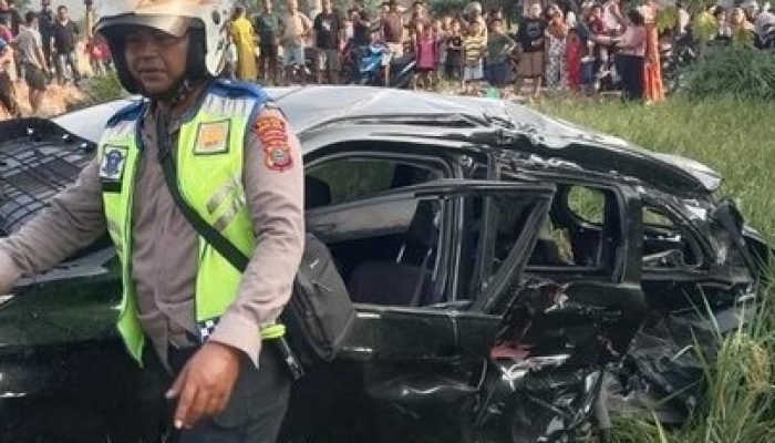 Detik-Detik Avanza Disambar Kereta di Sergai, Satu Orang Tewas